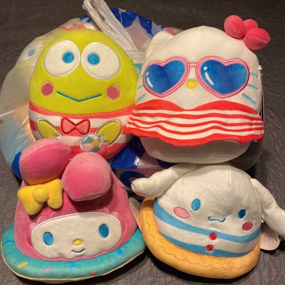 Hello Kitty squishmallow NWT set of 4